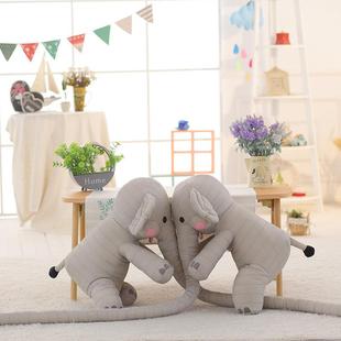 拥抱大象娃娃生日礼物给女孩给他们的女朋友和孩子，抚慰和睡眠与