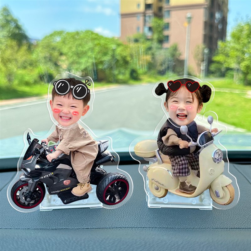 2024新款汽车摆件小人摇头照片定制宝宝情侣三人一U家四口车载装