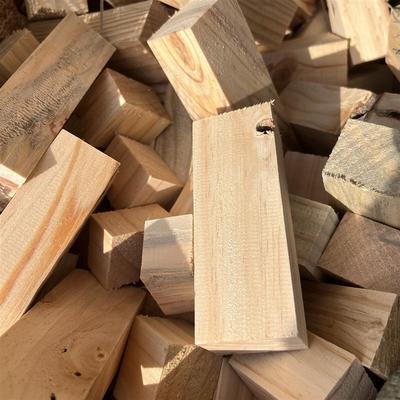 野炊篝火壁炉木头柴火边角