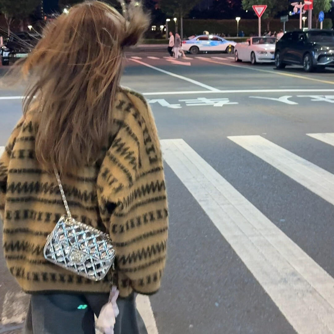 日系复古条纹撞色套头毛