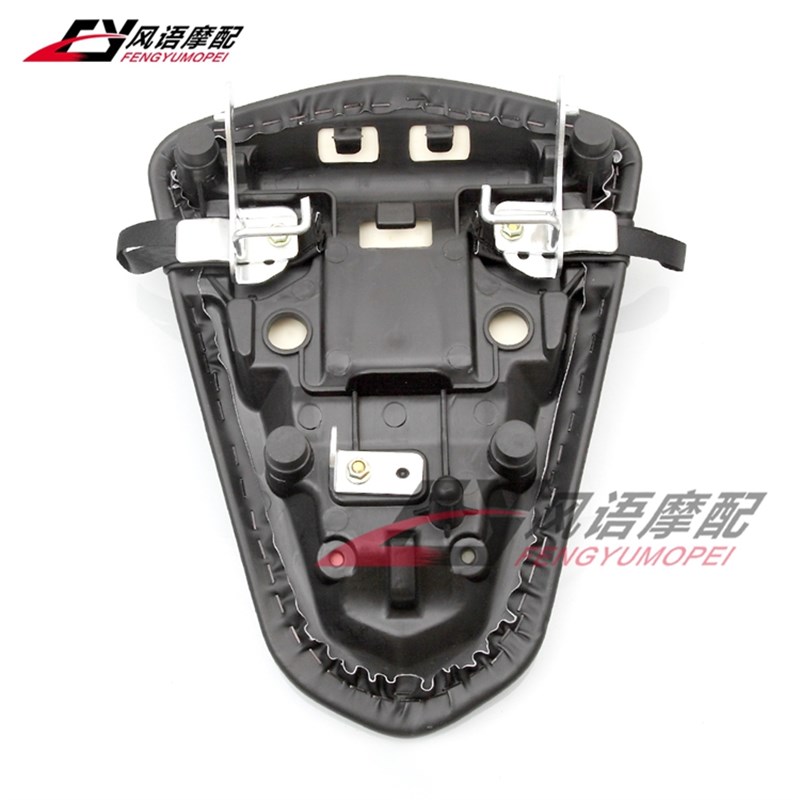 适用山叶 YZfF-R3 R3 MT-03 R25 15-20 后座包 后坐垫坐包皮座