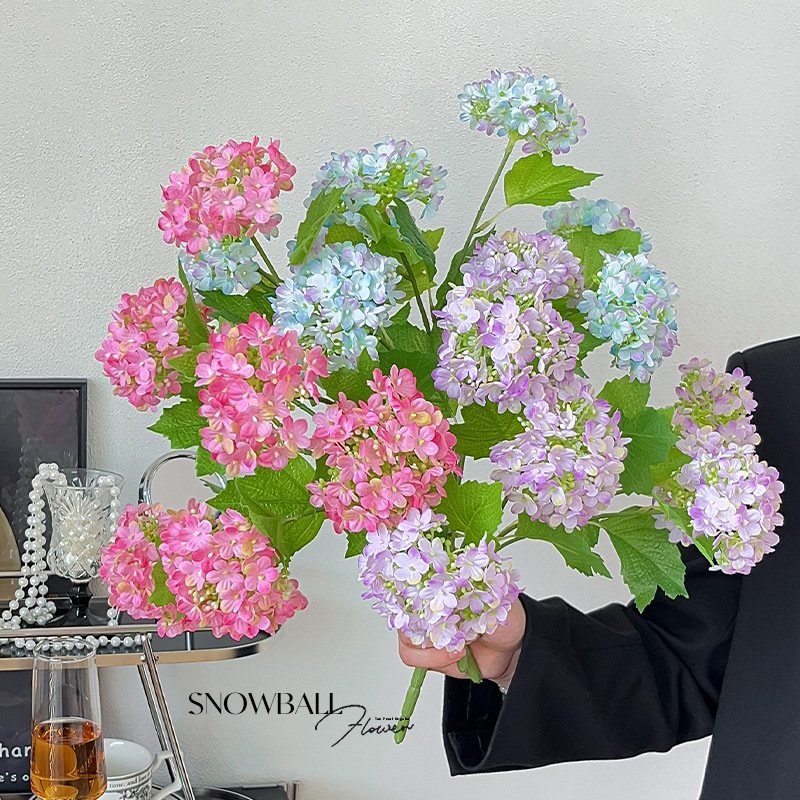 带叶7头雪球花束仿真花客厅电视柜假花摆设餐桌装饰插花绣球摆件