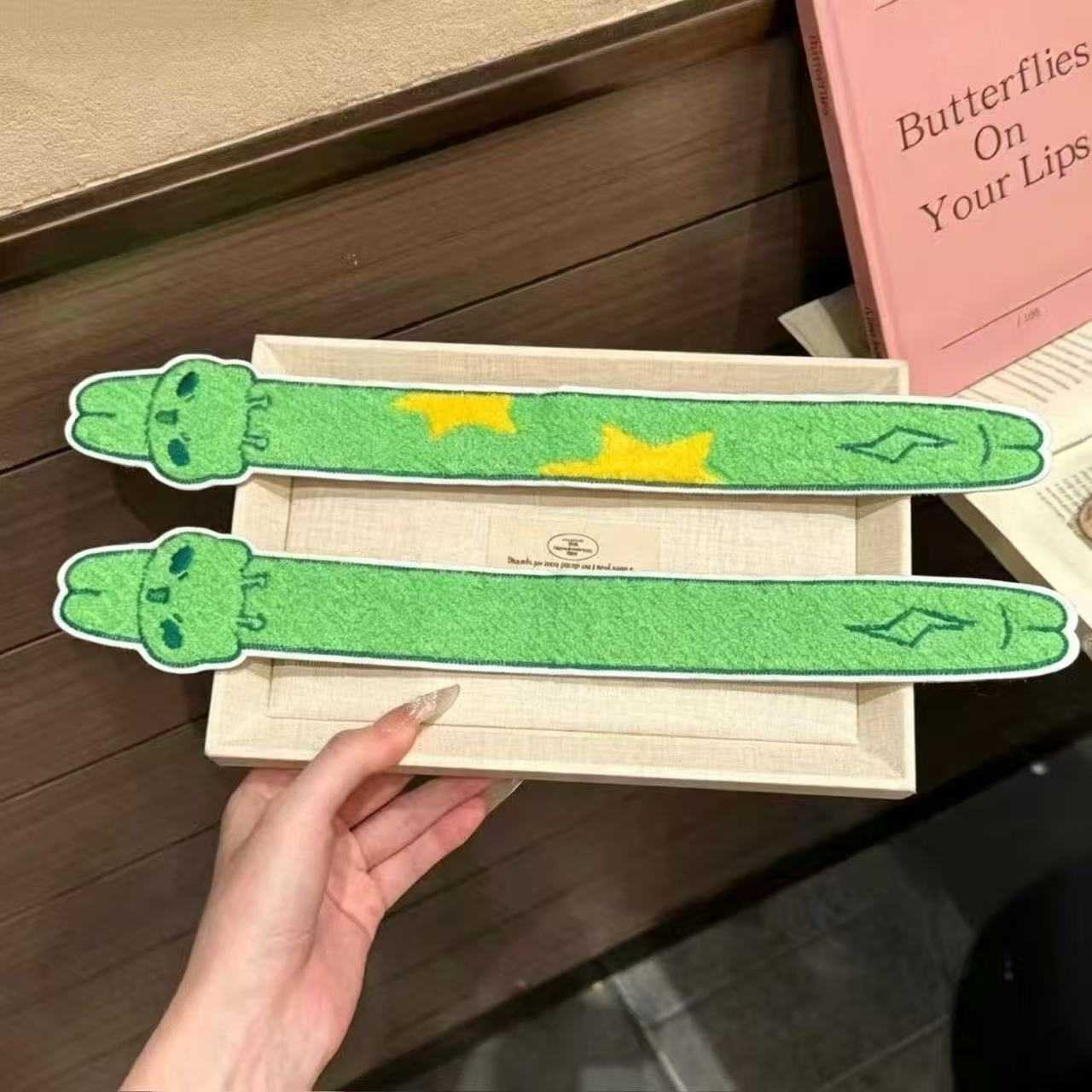 下单立减50可爱腊肠狗碎发贴洗脸