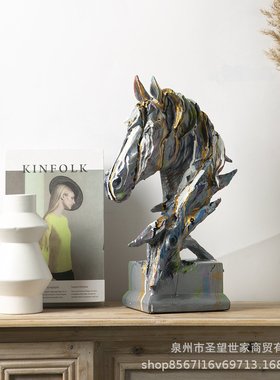 北欧创意艺术泼彩水转印马头摆件乔迁礼品轻奢客厅电视柜玄关装饰