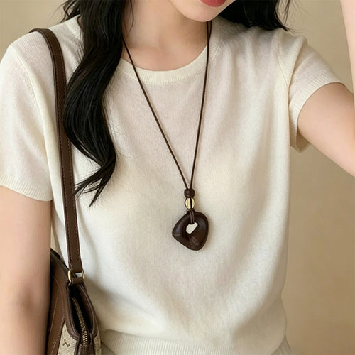 复古棕色吊坠项链女款2026新款美拉德长款毛衣链搭配衣服高级配饰