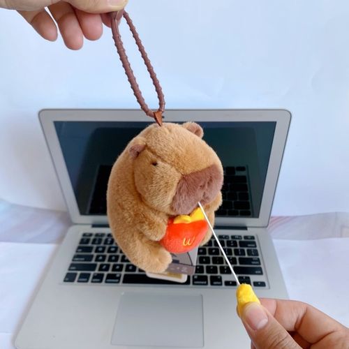 卡皮巴拉拉线薯条鼻涕毛绒挂件钥匙扣可爱公仔玩偶水豚背书包挂饰