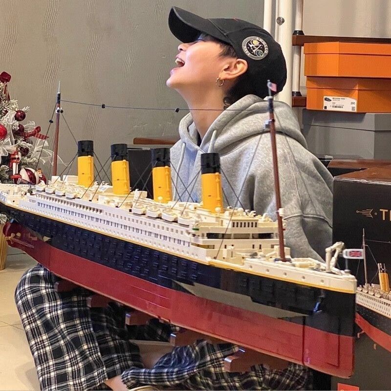 2025新款泰坦尼克号积木轮船模型成人高难度男孩益智玩具大型礼物