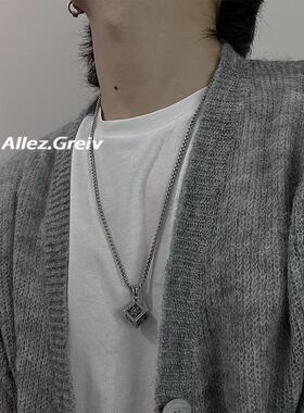 男项炼潮搭配衣服原创设计方块街头覆古港风潮酷炼子钛钢不褪色