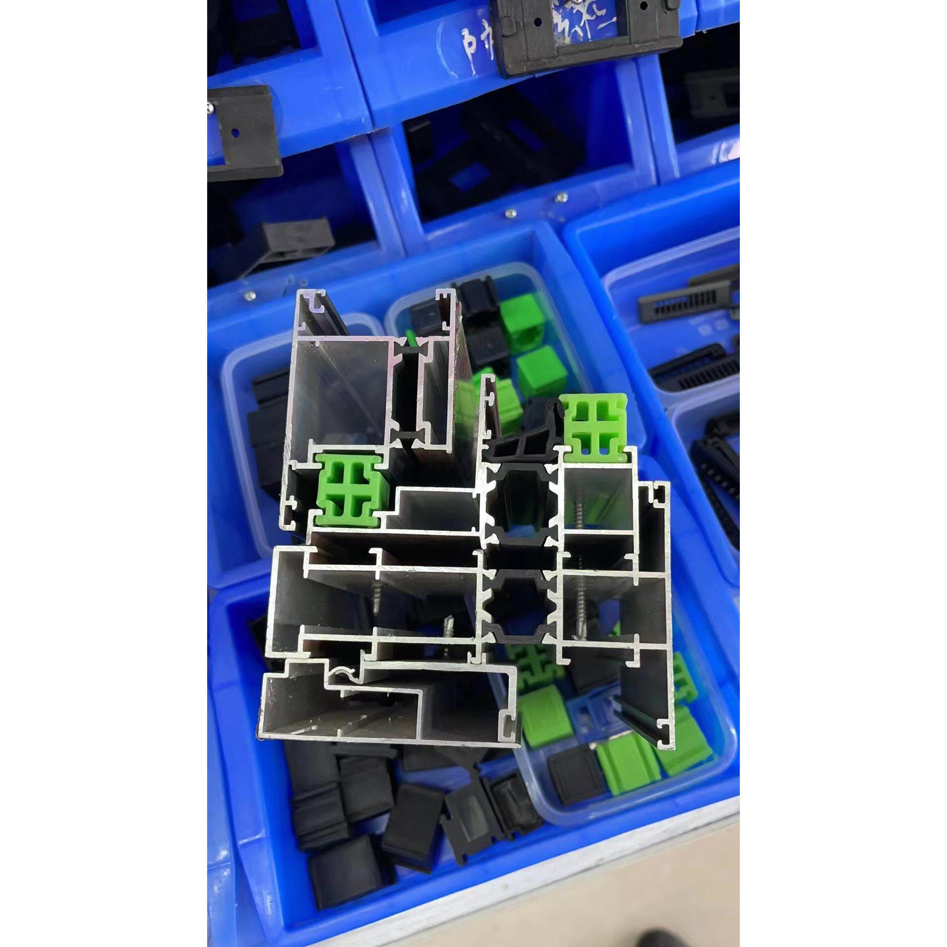 样角卡扣样角连接件样角扣展示铝材塑胶件门窗配件样角胶断桥门窗