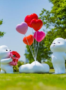网红玻璃纤维白熊入住饰品商场商业街广场户外心形气球模型展示装