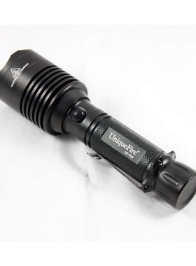 UniqueFire 强光可充电 散热手电筒 1200流明远射家用户外手电