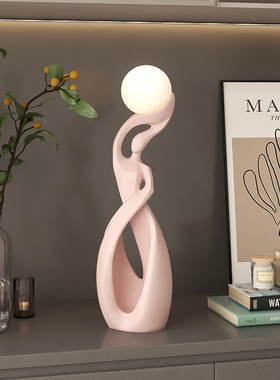 抽象艺术女孩摆件高级感小众客厅电视柜办公室轻奢极简创意装饰品