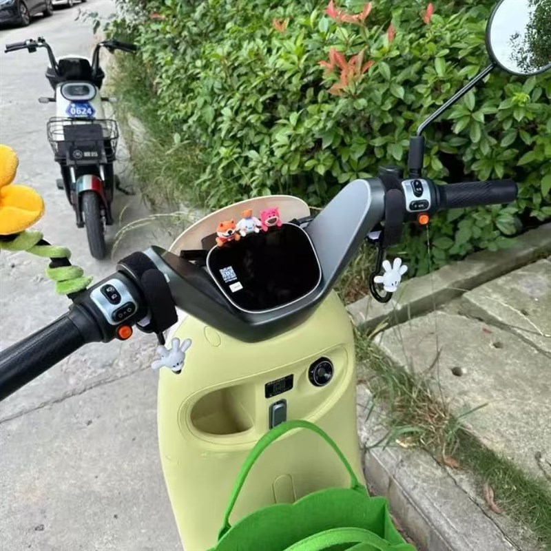 电动车挂钩婴儿置物雅迪九号爱玛挂包挂头盔台铃前置加长通用挂扣