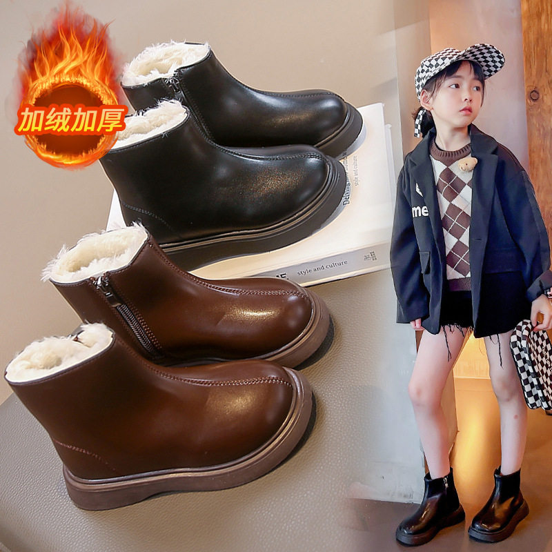 女童大棉保暖马丁靴2026冬季新款男童软底皮靴儿童短靴简约宝宝靴