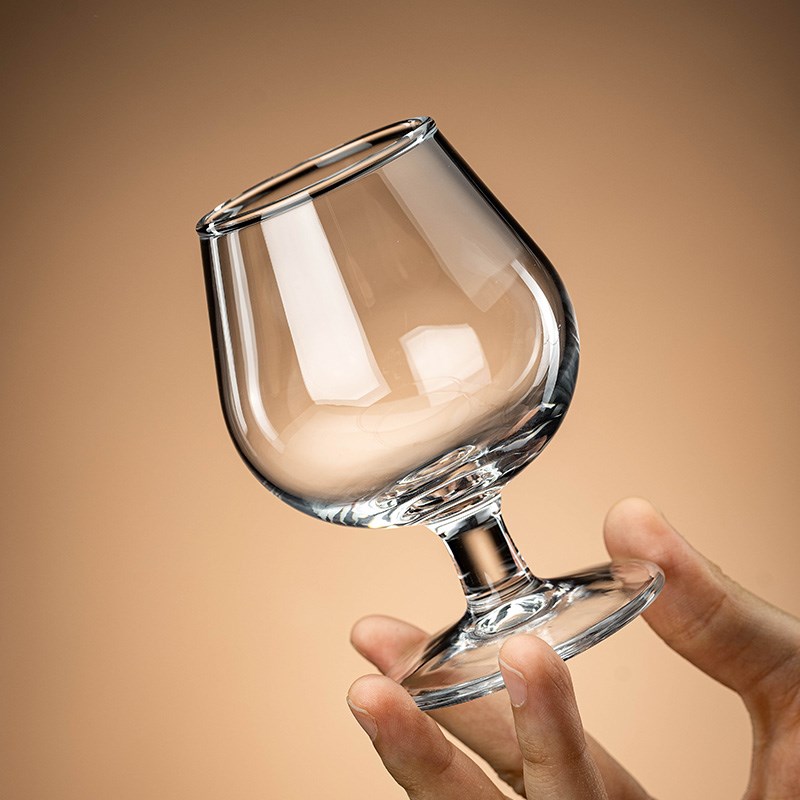 高脚二两白酒杯仙桃杯子2两家用套装水晶玻璃小号白兰地洋酒杯矮