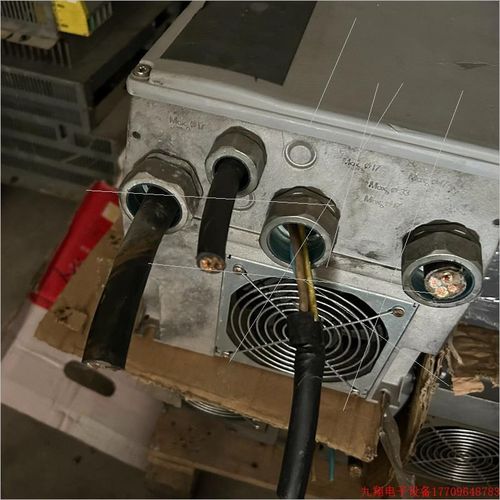 拍前询价:(议价)丹佛斯变频器 VLT  FC-301P15KT4E 15KW