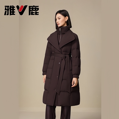 雅鹿新款收腰系绳中长款鹅绒大翻领女士羽绒服