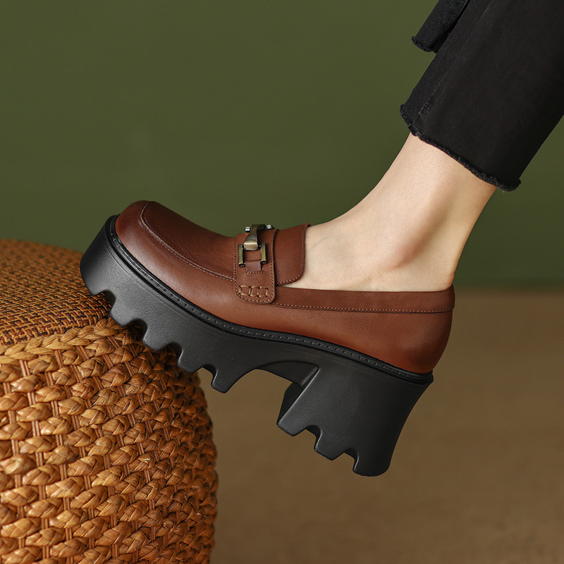 2023春季新款真皮厚底金属扣小皮鞋女粗跟防水台圆头高.跟懒人单