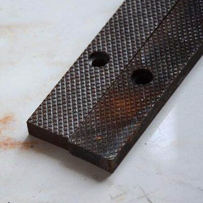 虎力台虎钳钳口铁345681012寸台钳配件钳口防脱夹口铁钳口