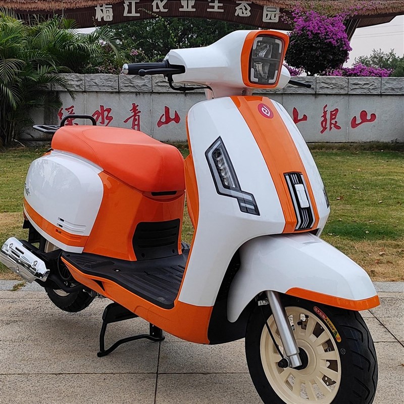 破界小卡拉125复古小可v爱踏板摩托车可上牌燃油摩托车代步省油