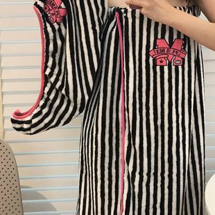 洗澡沐浴宿舍 居家黑色竖条浴裙女可穿可裹珊瑚绒吸水速干浴袍式