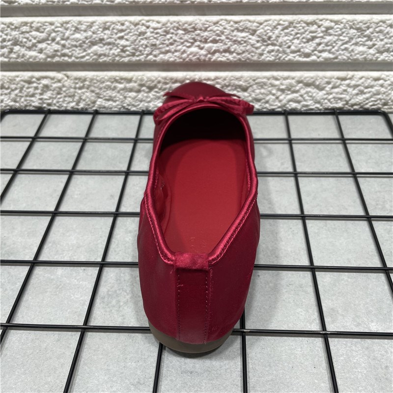 断码处理温柔蝴蝶结绸缎芭蕾舞鞋女春夏款复古圆头浅口一脚蹬单鞋