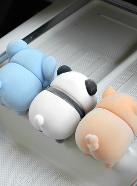 植绒汽车饰品中控屏趴趴摆件汽车显示车内装饰工位桌面电脑小挂件