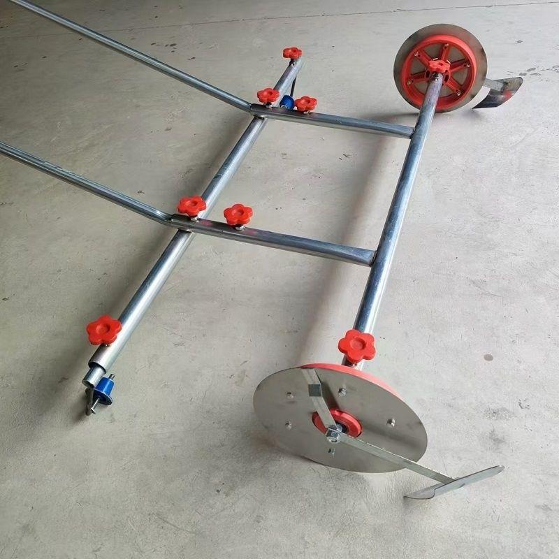 大蒜覆膜机地膜覆膜机洋葱机压膜农用手拉式覆膜滴管一体机