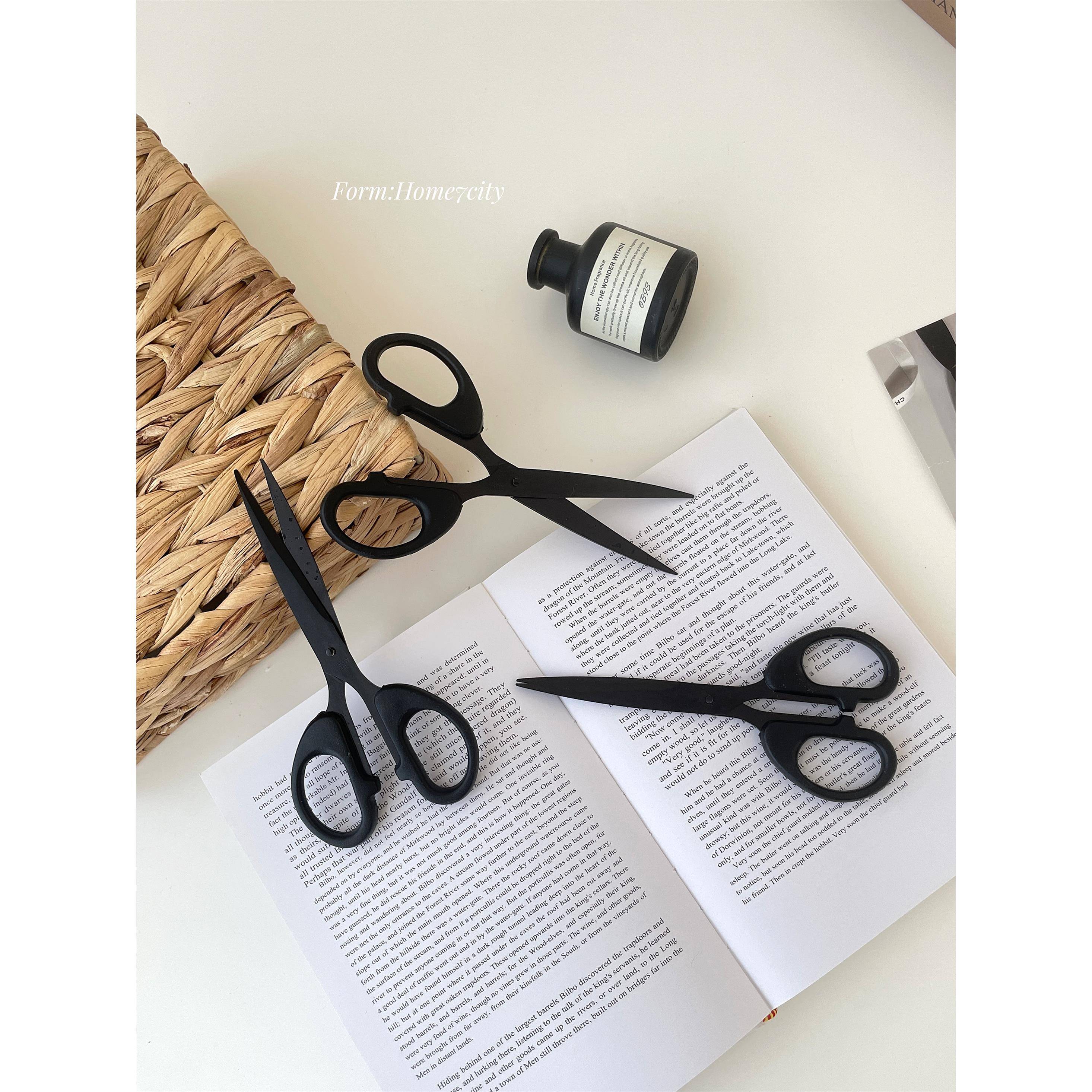 好用高级纯黑色剪刀手工家用半圆手柄不锈钢办公文具剪纸剪线头