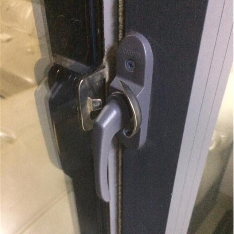 加厚不锈钢门窗月牙锁 铝合金塑钢推拉平移O阳台玻璃窗搭扣半月.