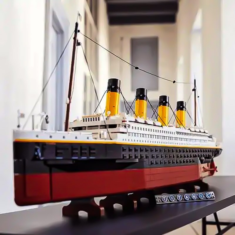 泰坦尼克号积木轮船模型成人版高难度巨大型男孩益智拼装玩具礼物
