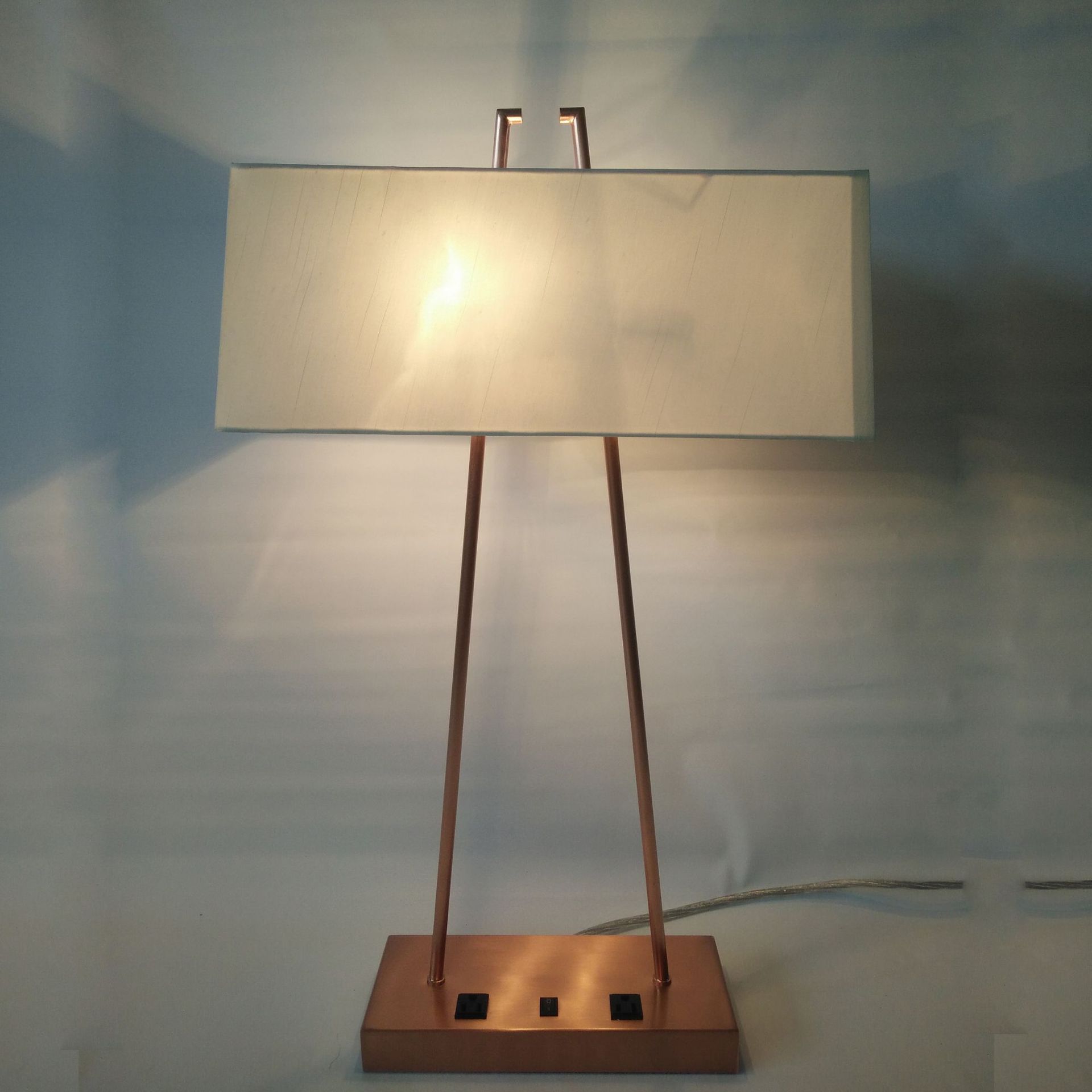 现代轻奢A形锥形布灯罩台灯/酒店客房/别墅/软装设计USB床头灯