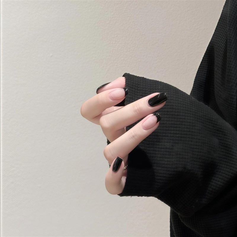 手工美甲穿戴甲黑色甜酷短款法式指甲贴片2025新款夏天轻奢高级感