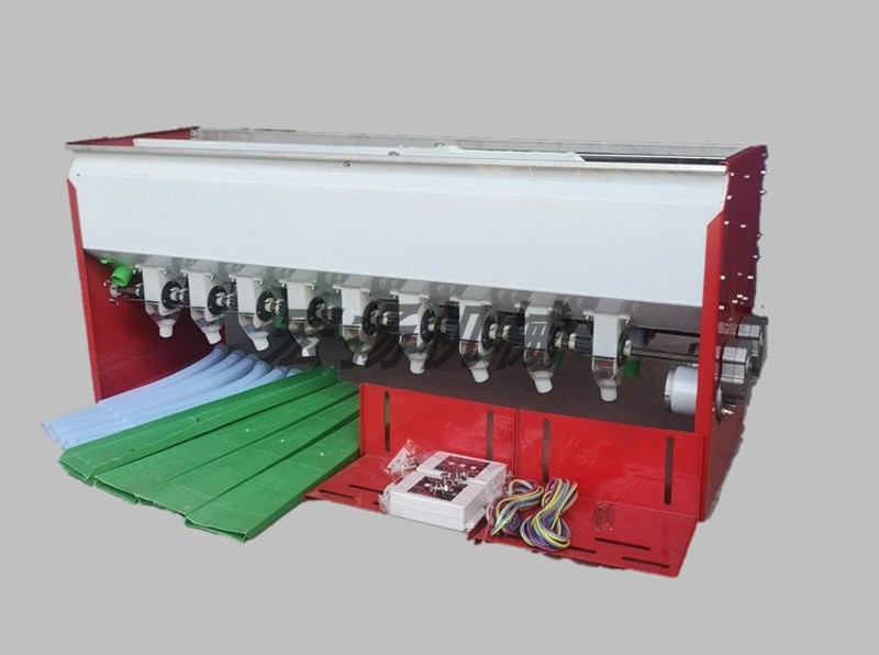 小麦播种施肥箱撒播机拖拉机旋耕耙配套电动撒肥机播种机耕种机械