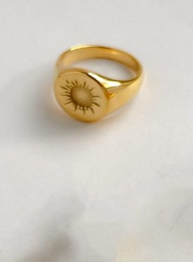 太阳之神！洗手洗澡不用摘力量感金币圆牌戒指圆币气质大方欧美感