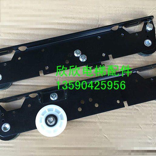 无锡展鹏电梯门挂板厅门层门轿门55*16*6201门挂轮门机板吊轮组件