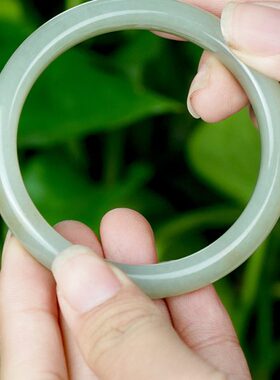 玉手镯女款 天然正品和田玉手镯显年轻少女款且末蓝糖玉镯子特价