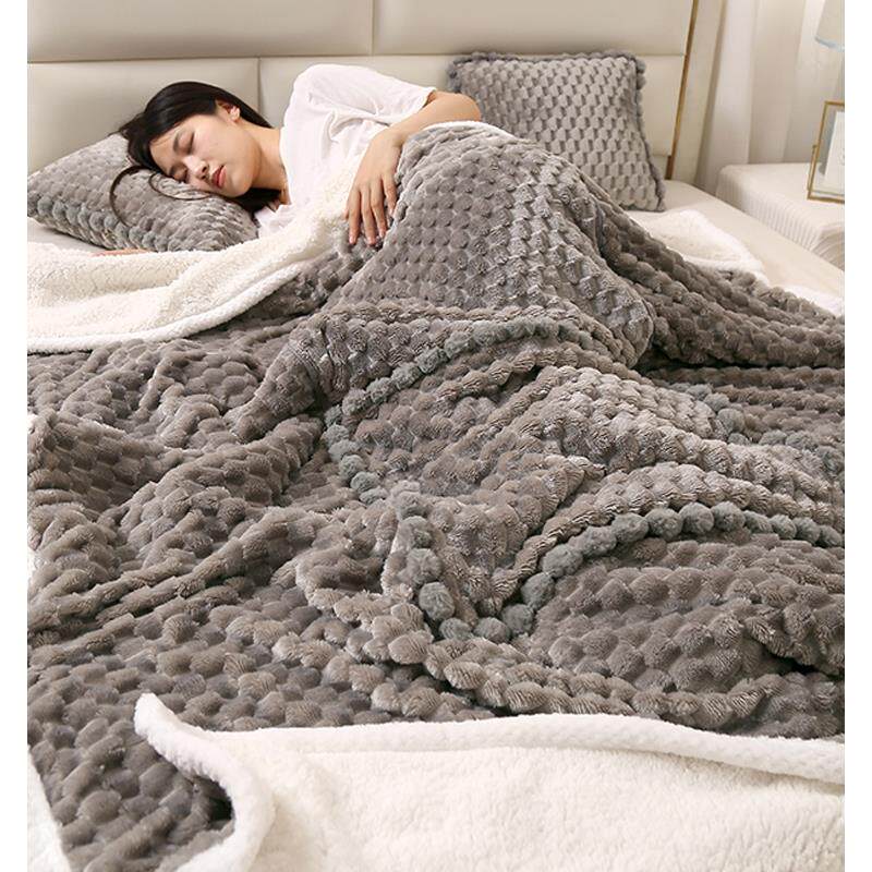 加厚抱枕被子两用午睡车上靠垫办公室枕头二合一绒毯冬汽车多功能