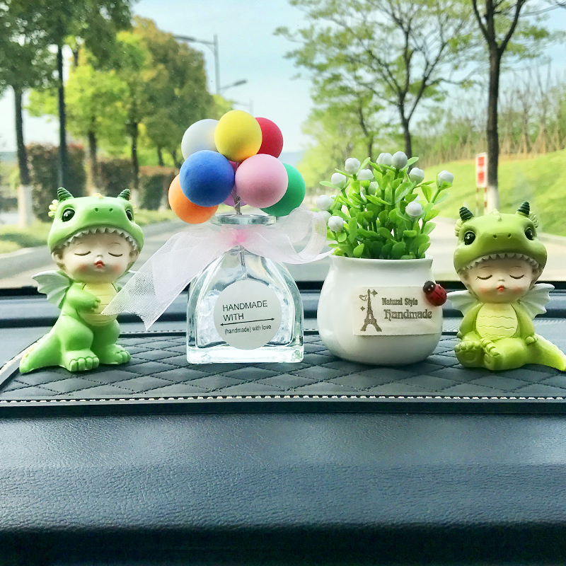 车载摆件汽车中控台饰品可爱小恐龙娃娃男女个性S车内礼物高档摆
