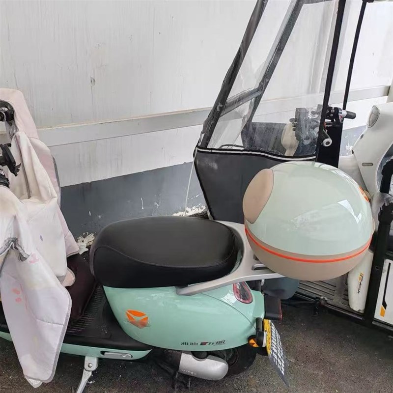 雅迪追光70/Q15/DG6电瓶车后衣架+后备箱铝合金一体材质原装架