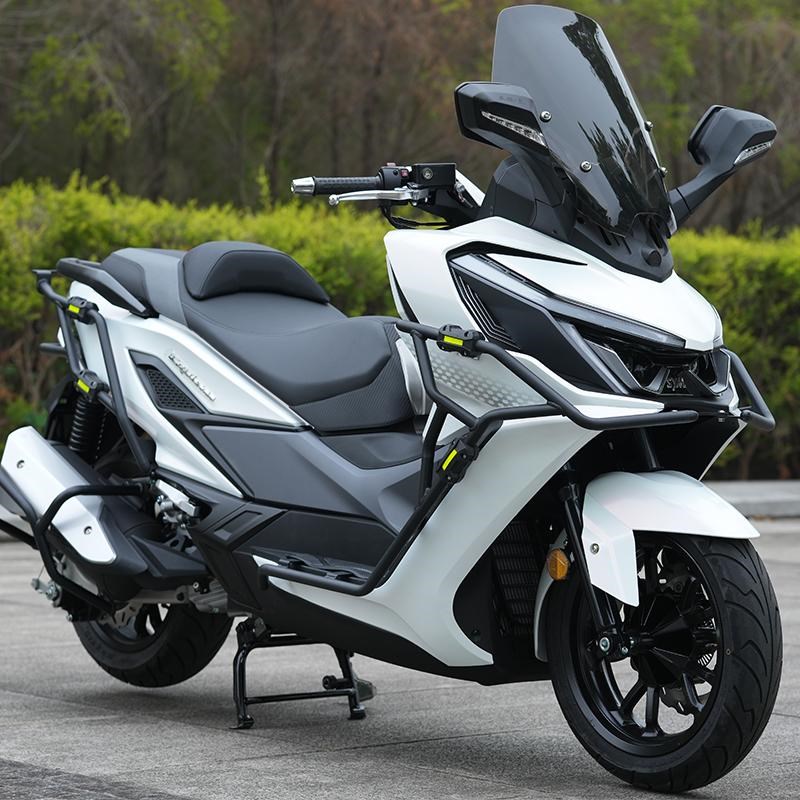 适用三阳巡弋4f00前后护杠改装保险杠MAXSYM400排气杠后尾架防摔