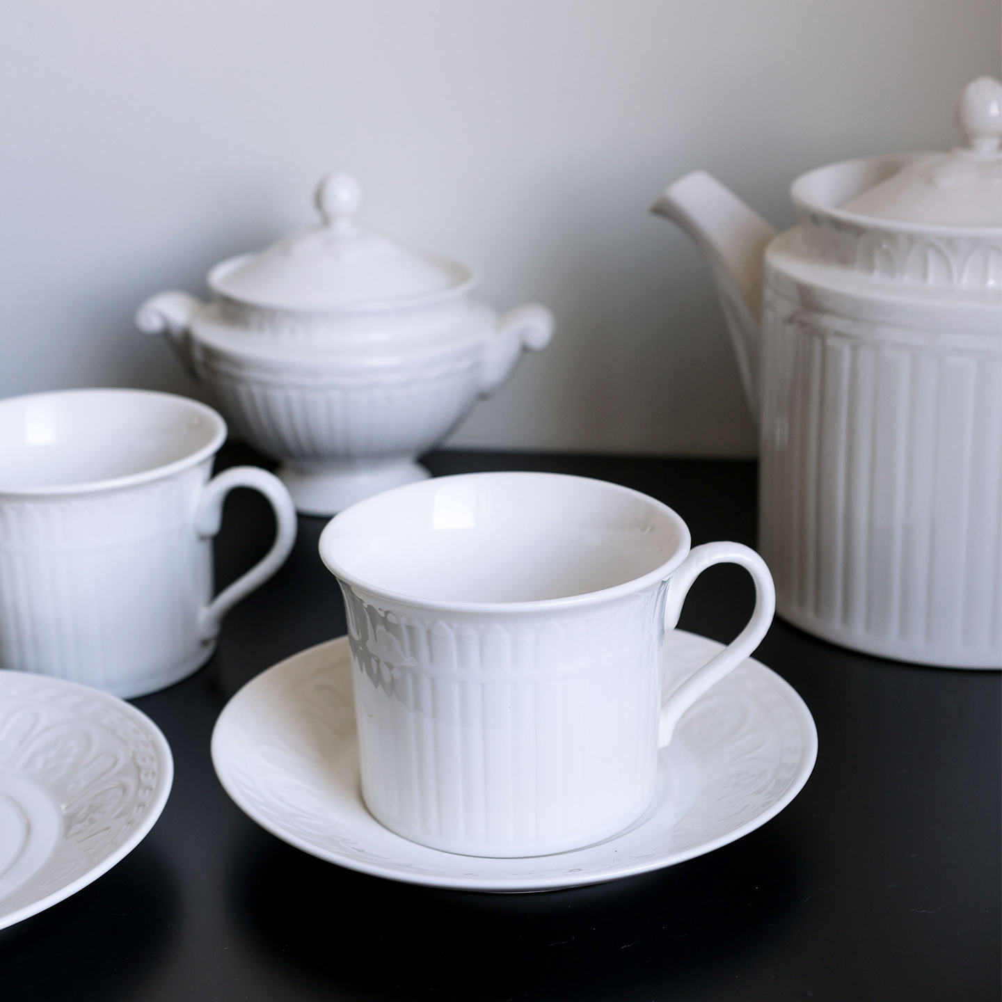 北欧风白色陶瓷浮雕咖啡杯碟套装