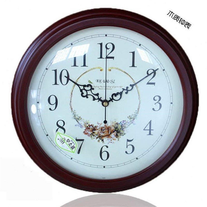 欧式现代简约家用卧m室挂钟挂表圆形静音扫秒客厅木质创意石英钟