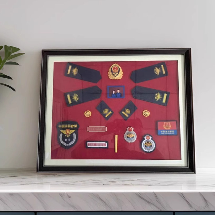 徽章展示框胸针金属勋章收纳盒放奖牌的盒子臂章奖章收藏相框摆台,家居饰品,相框/画框,淘宝优惠券,粉丝福利购,淘宝优惠卷