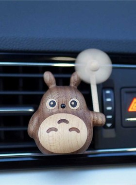 新可爱小龙猫车载香薰出风口精油扩香器汽车香水香氛车内装饰礼物