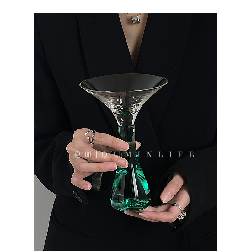 Qumin 肆意生长的绿色 蘑菇异形酒杯小L众设计玻璃博主同款香槟杯