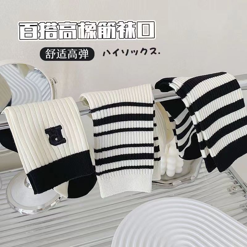 袜子女中筒高颜值森系长筒袜条纹刺C绣秋冬棉袜高腰ins潮新款百搭