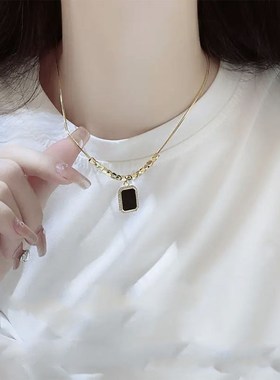韩版轻奢黑色小方块项链2024年新E款设计感锁骨链气质高级感颈链