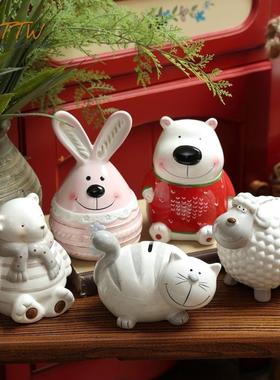 可爱卡通猫咪彩色陶瓷动物玩偶摆放手工绵羊桌面装饰储钱罐礼物