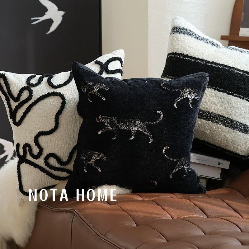 轻奢高级感抱枕黑白现代简约靠枕猎豹枕套棉麻方枕样板间软包腰枕